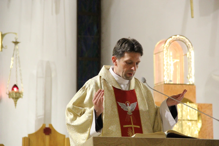 Dębica. Błogosławieństwo wznowionej poradni w parafii Matki Bożej Anielskiej