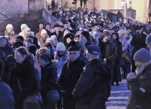 Walka z nałogiem przez wiarę - Droga Krzyżowa na Starym Mieście 