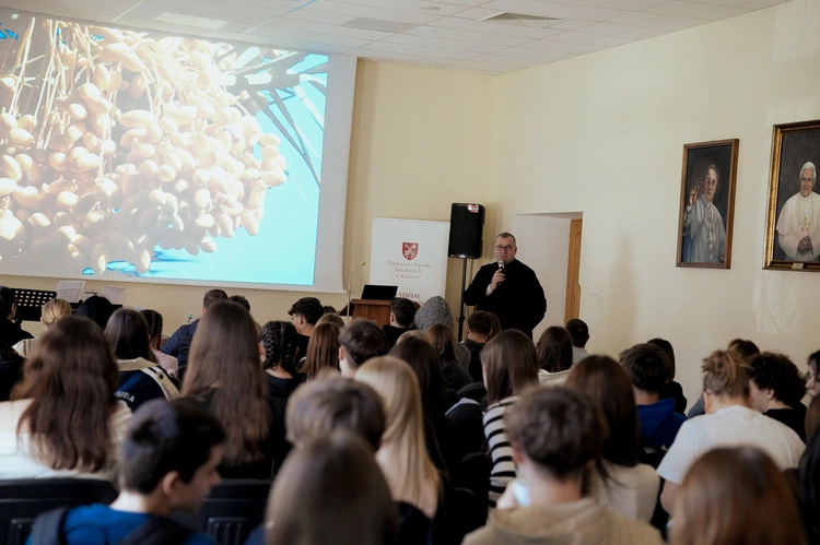 Teologia dla każdego - wydział otworzył drzwi