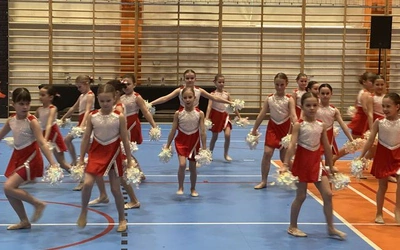 Podczas przeglądu zaprezentowało się około 300 tancerek.