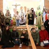 Przybliżyli wiernym wydarzenia, jakie dokonały się na drodze krzyżowej.