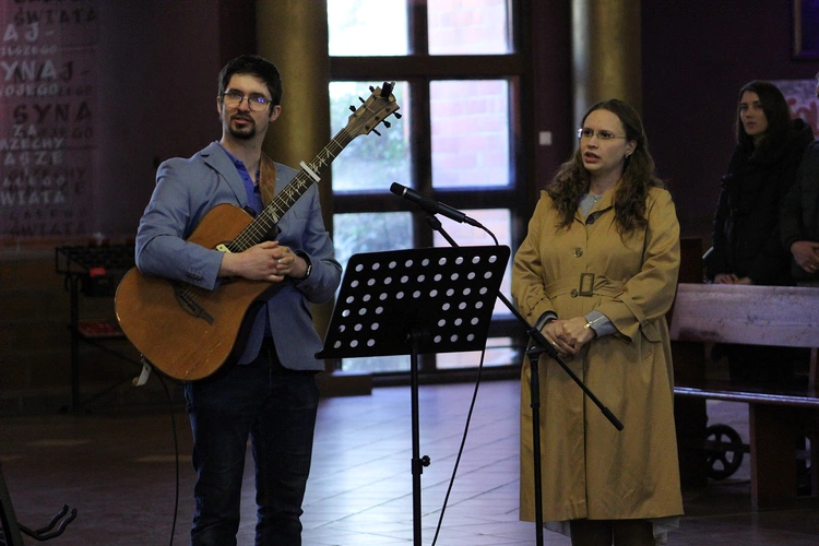 Inspirator małżeński - spotkanie małżeństw w parafii pw. NMP Królowej Pokoju na wrocławskich Popowicach 