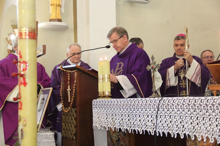 Pogrzeb ks. Janusza Kozłowskiego cz.1