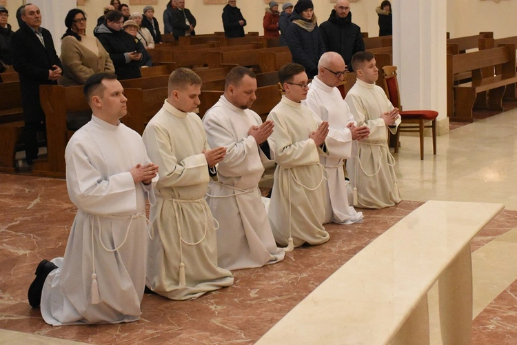 Udzielenie posługi lektoratu
