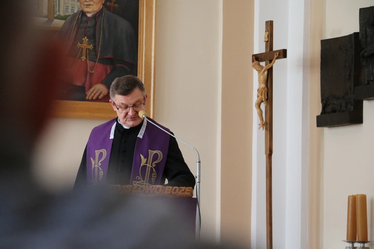 Płock. Dzień skupienia dla kandydatów na diakonów stałych