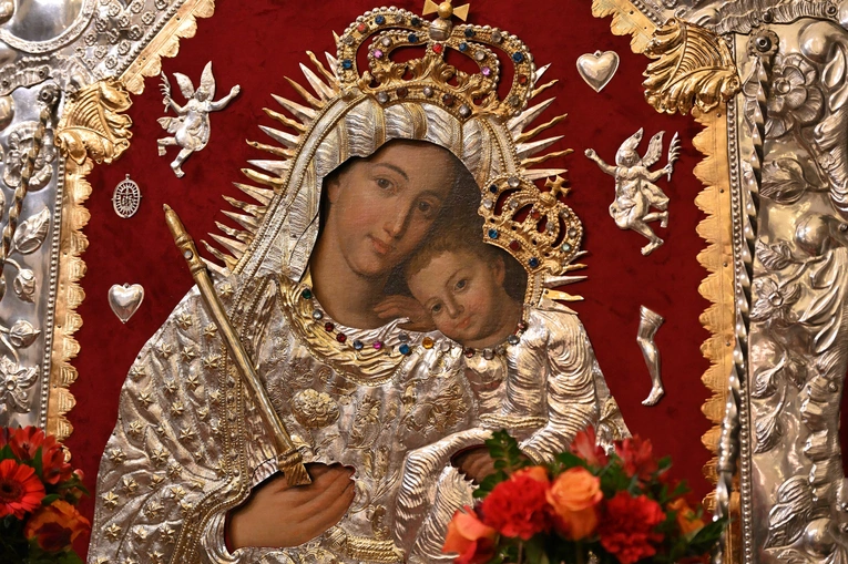 Feretron Matki Bożej Oliwskiej już katedrze
