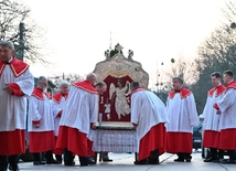 Feretron Matki Bożej Oliwskiej już katedrze