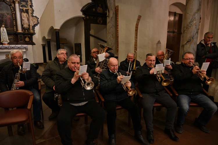 Feretron Matki Bożej Oliwskiej już katedrze