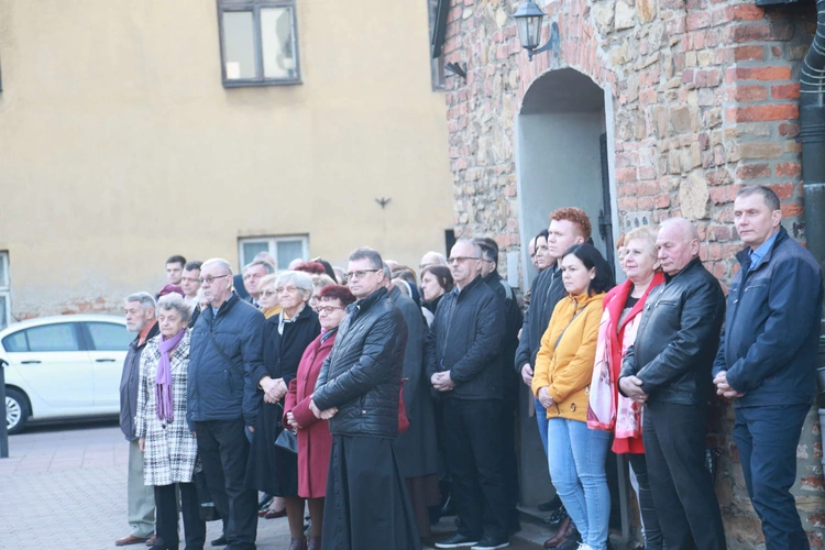 Poświęcenie odbudowanego domu