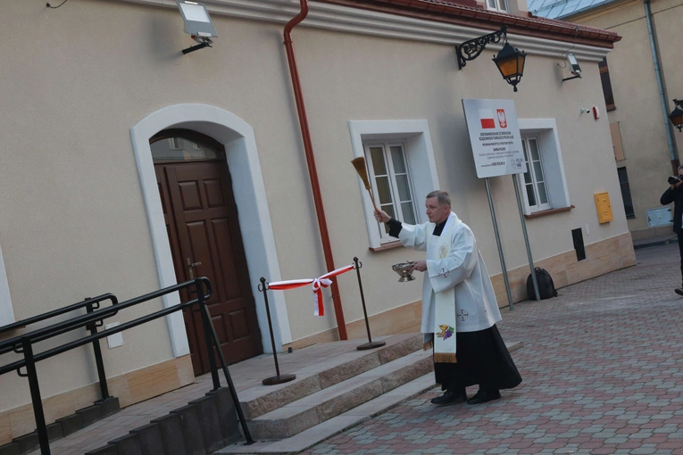 Poświęcenie odbudowanego domu