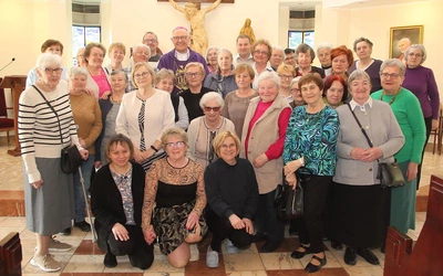 Bogu dziękuję, że różaniec w ręku trzymam