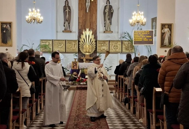 Nabożeństwu przewodniczył ks. Jarosław Wasilewski.
