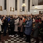 Wierni ucałowali relikwie świętej od spraw beznadziejnych. 