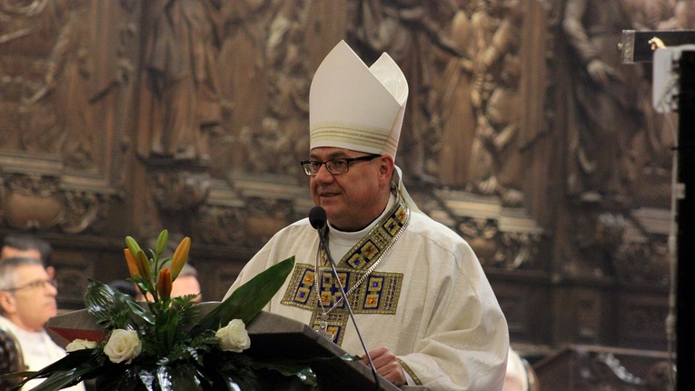 Bp Kiciński: Najpiękniejszy dar, jaki możemy ofiarować poczętemu życiu, to miłość i obecność