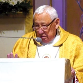 Emerytowanyproboszcz z Krakowa-Krowodrzy ks. Dziasek przewodniczył Eucharystii w złotołańskiej świątyni.