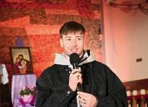 – Jak dacie Panu Bogu trochę, On da wam więcej. Jak dacie Mu więcej, Bóg da wam jeszcze więcej. Ale jak dacie Panu Bogu wszystko, wtedy Pan Bóg da wam wszystko – mówił do młodych raper Piotr Bylina.