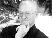 	Ksiądz prałat był najstarszym święceniami (rocznik 1955) księdzem diecezji opolskiej.