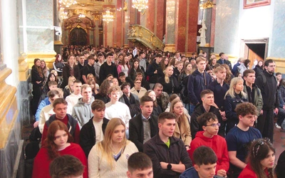Wielu z nich bardzo mocno przeżyło spotkanie przy Matce Bożej. 