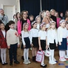 	W Radomiu zgłosiło się 140 osób. Na początku wspólnie odśpiewano hymn państwowy.