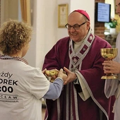 W spotkaniu charyzmatycznym uczestniczyło ponad 200 osób.