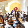 W spotkaniu wzięło udział 40 osób z Kargowej, Zielonej Góry, Żar, uczestniczyliw nim także studenci z koła akademickiego KSM.