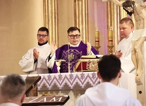 Co roku DZL przeżywa swój dzień skupienia w sanktuarium Miłosierdzia Bożego w Świebodzinie. Ostatni marcowy był poświęcony sakramentowi bierzmowania.