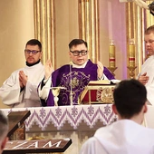 Co roku DZL przeżywa swój dzień skupienia w sanktuarium Miłosierdzia Bożego w Świebodzinie. Ostatni marcowy był poświęcony sakramentowi bierzmowania.