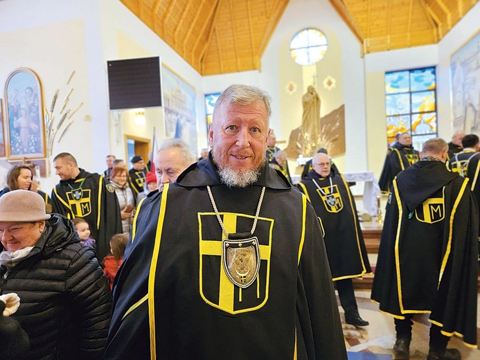 Jacek Skoczeń w Rajbrocie 16 marca, na erygowaniu chorągwi w tej parafii.