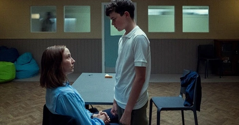 Dojrzewanie w (nie)pokoju. O serialu, który może przywrócić dzieciom rodziców