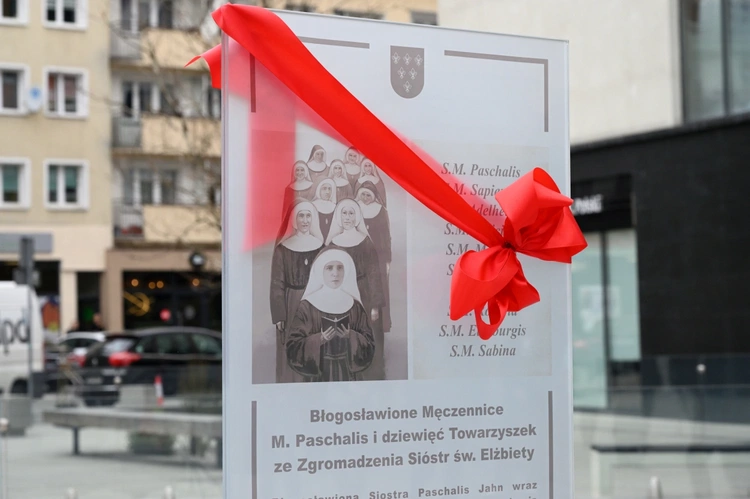 Odsłonięcie tablicy poświęconej błogosławionym męczennicom