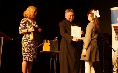 Poranek Żonkilowy w Oławie. Finał konkursu plastycznego Hospicjum Domowego Caritas