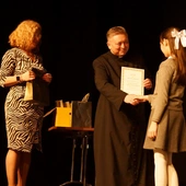 Poranek Żonkilowy w Oławie. Finał konkursu plastycznego Hospicjum Domowego Caritas