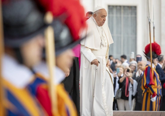Kard. Parolin: Papież nigdy nie przestał rządzić Kościołem