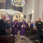 Droga Krzyżowa z Janikowa do kościoła stacyjnego w Ożarowie