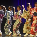 La Fontaine i Puellae Orantes