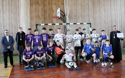 Ministranci i lektorzy rywalizowali na boisku