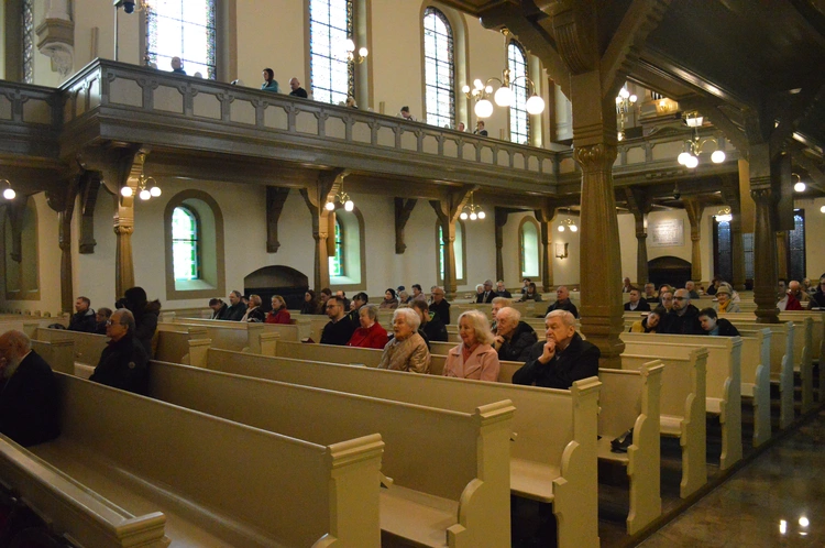 Przekazanie nowego dzwonu