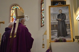 Ruda Śląska. Wprowadzenie relikwii bł. Jana Machy