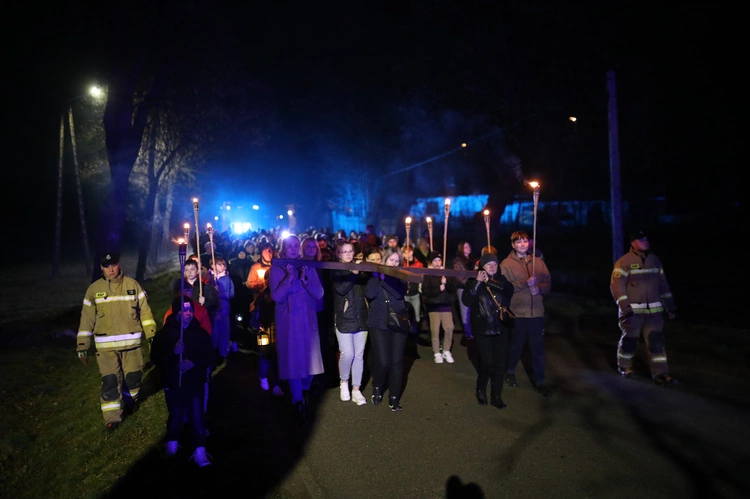 Słupia. Droga Krzyżowa w intencji trzeźwości