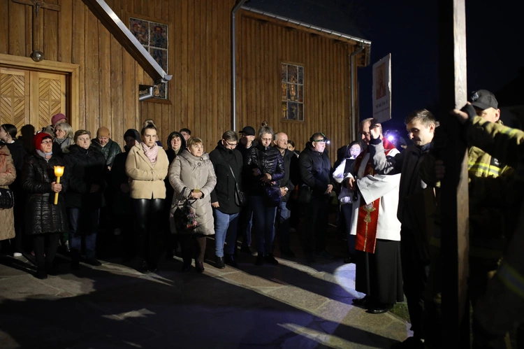Słupia. Droga Krzyżowa w intencji trzeźwości