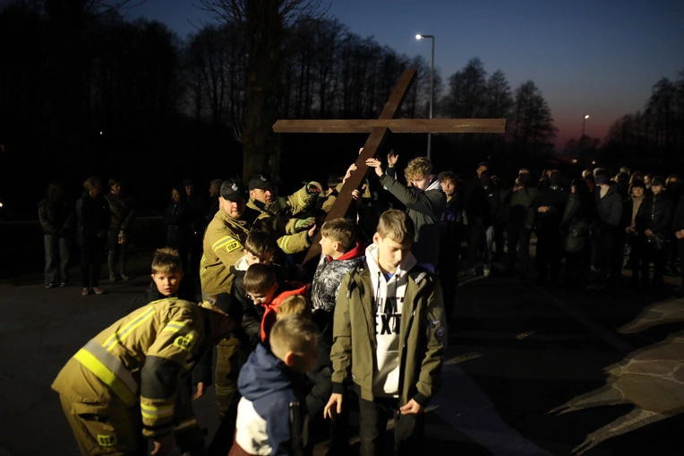 Droga Krzyżowa w intencji trzeźwości