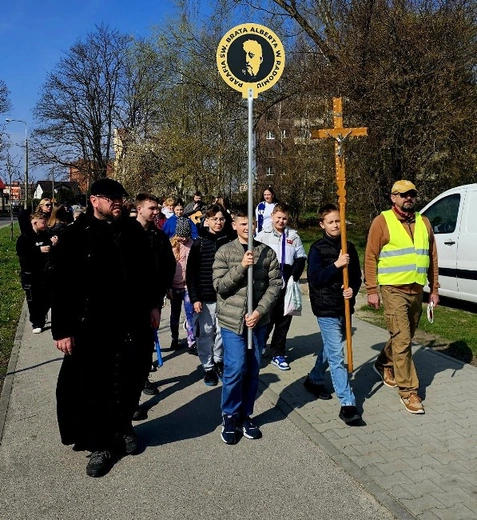 W drodze modlili się w intencjach Kościoła, ojczyzny i parafii.