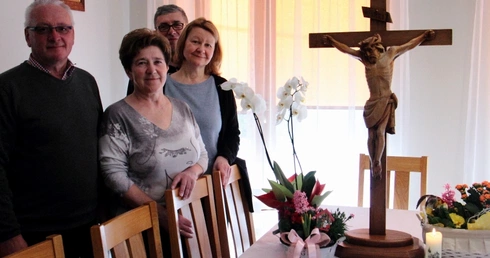 Z okazji 700-lecia parafii Narodzenia NMP w Myślenicach trwa peregrynacja 7 krzyży