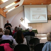Płońsk. Warsztaty o liturgii Wigilii Paschalnej