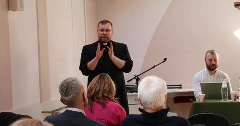 Płońsk. Zaangażowani w liturgię Wigilii Paschalnej