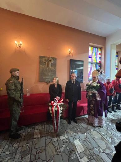 Katowice. Poświęcenie tablicy pamiątkowej