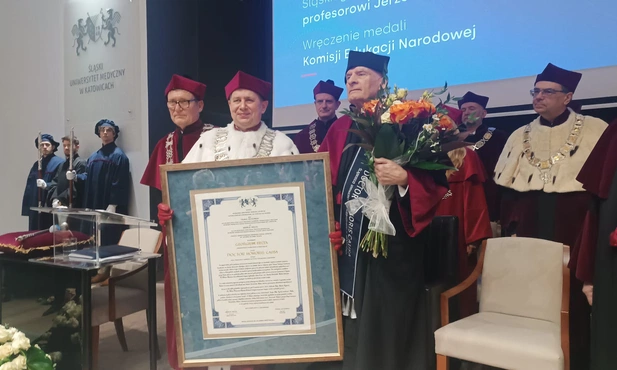 Katowice. Jerzy Buzek doktorem honoris causa Śląskiego Uniwersytetu Medycznego