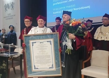 Katowice. Jerzy Buzek doktorem honoris causa Śląskiego Uniwersytetu Medycznego