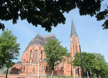 Żart na Prima Aprilis: Połączą diecezje z Legnicy i Goerlitz