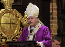 Abp Kupny: Jedynym racjonalnym środkiem budowania pokoju jest dialog